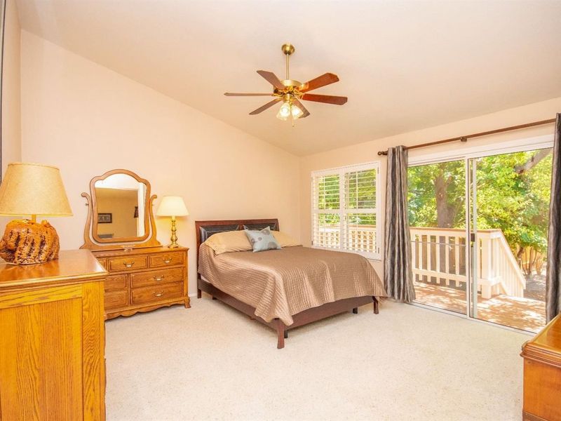 11220 Rosemary Drive, Auburn, CA 95603 ListReports