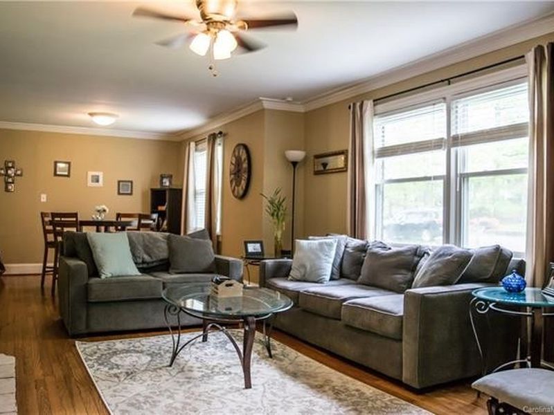 8125 Westbourne Dr, Charlotte, NC 28216 ListReports