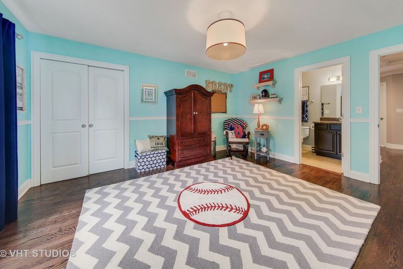 409 Atwood Court, Downers Grove, Il 60516 ListReports