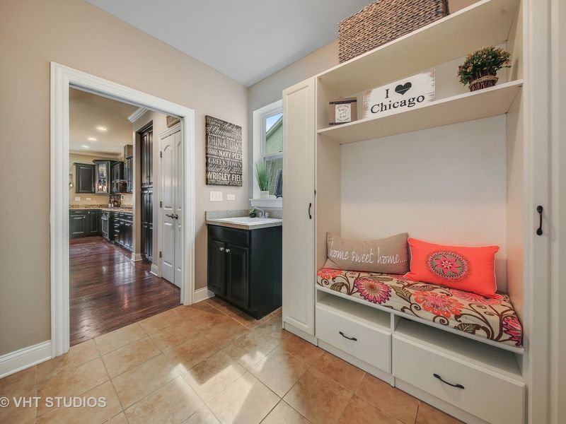 409 Atwood Court, Downers Grove, Il 60516 ListReports