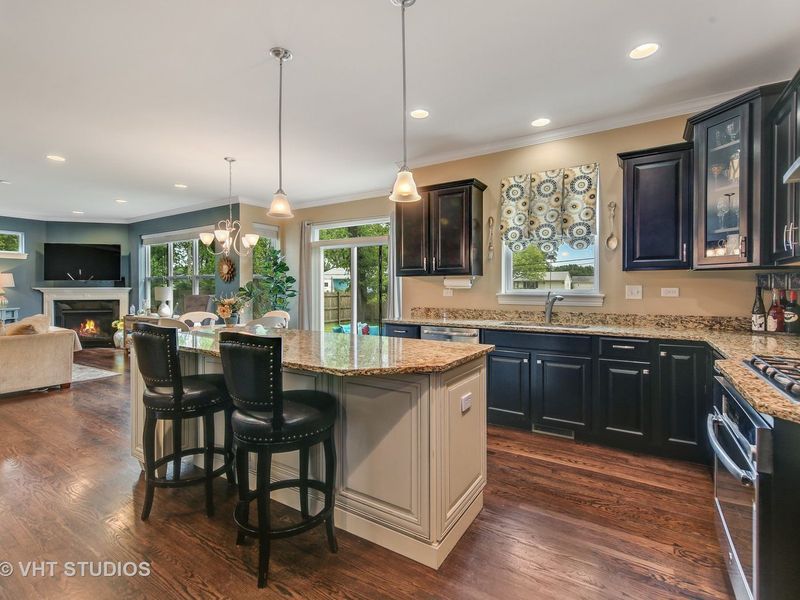 409 Atwood Court, Downers Grove, Il 60516 ListReports