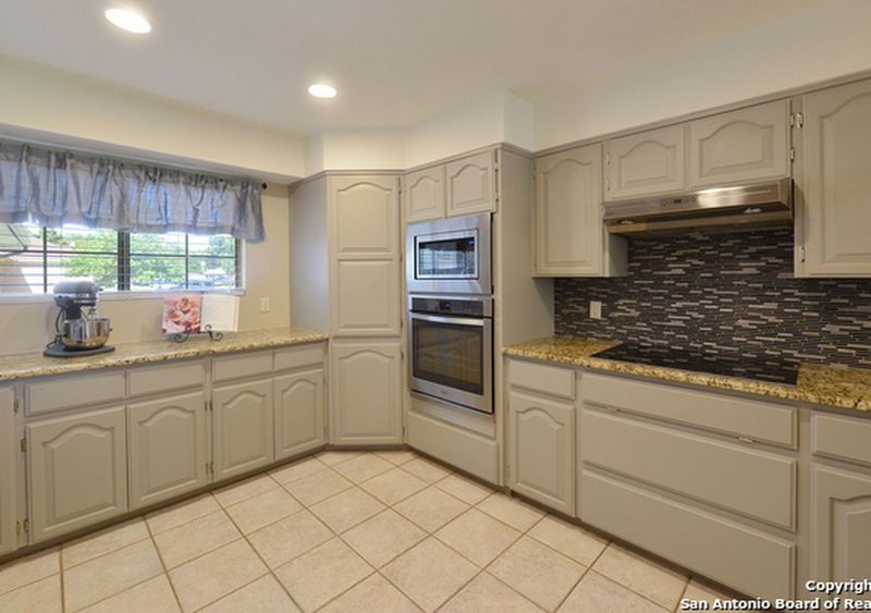 907 River Rock, New Braunfels, TX 78130 ListReports