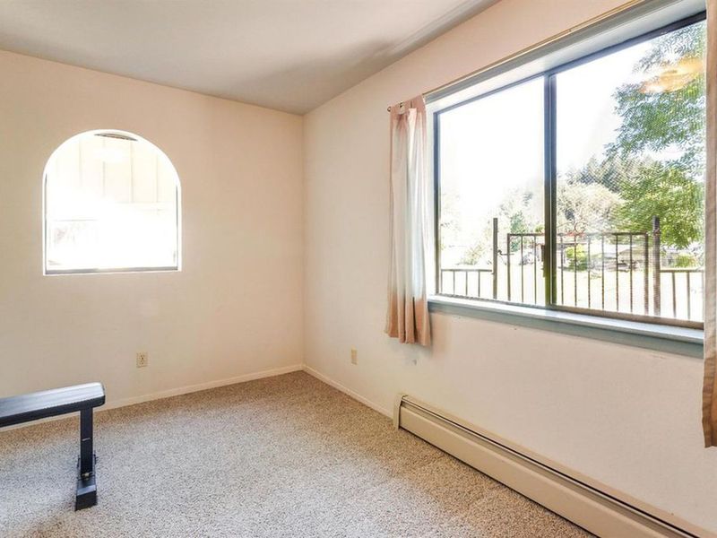 2477 Green Hill Rd, Sebastopol, CA 95472 ListReports