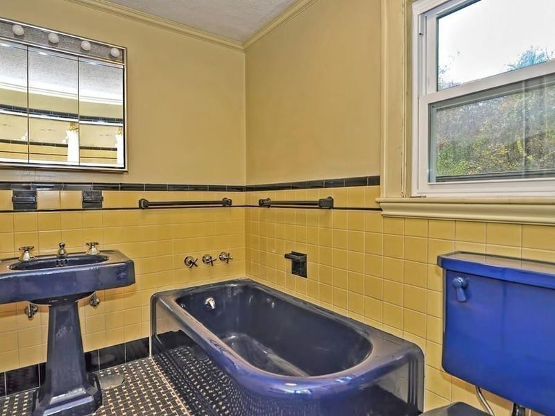 184 Lawrence Rd, Medford, MA 02155 ListReports