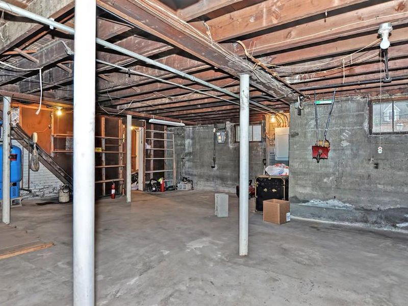 184 Lawrence Rd, Medford, MA 02155 ListReports