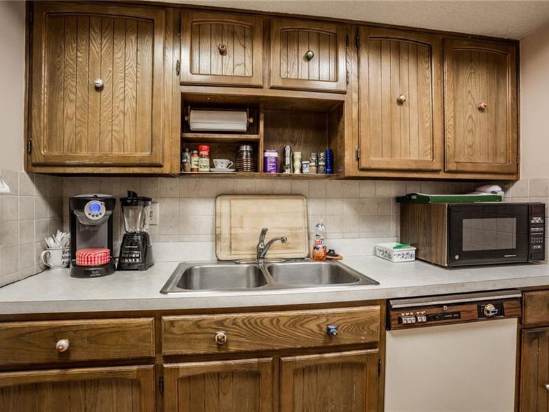 1313 Kings Cove Ct, Indianapolis IN 46260 ListReports