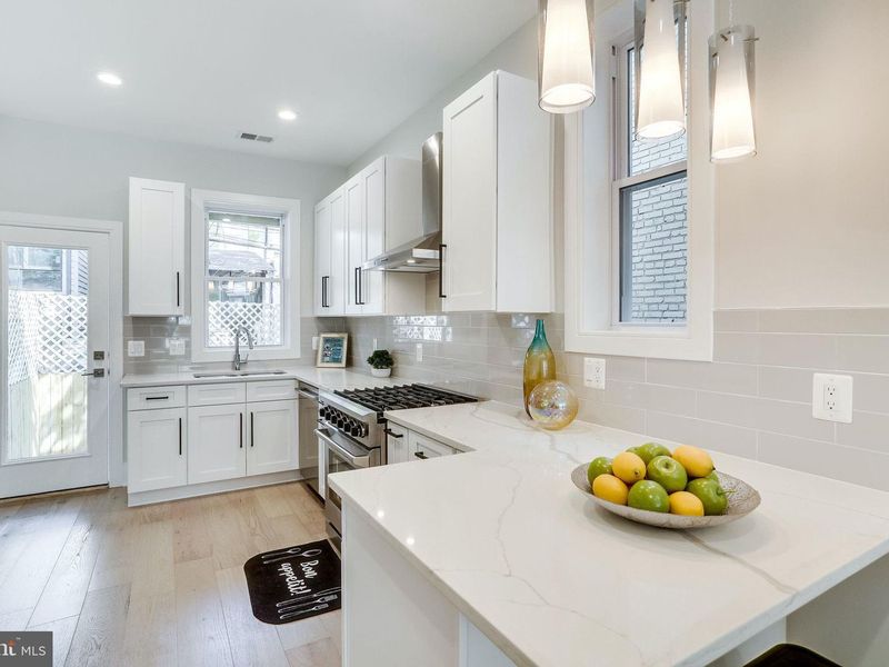 1437 Monroe Street Nw, Washington, DC 20010 ListReports