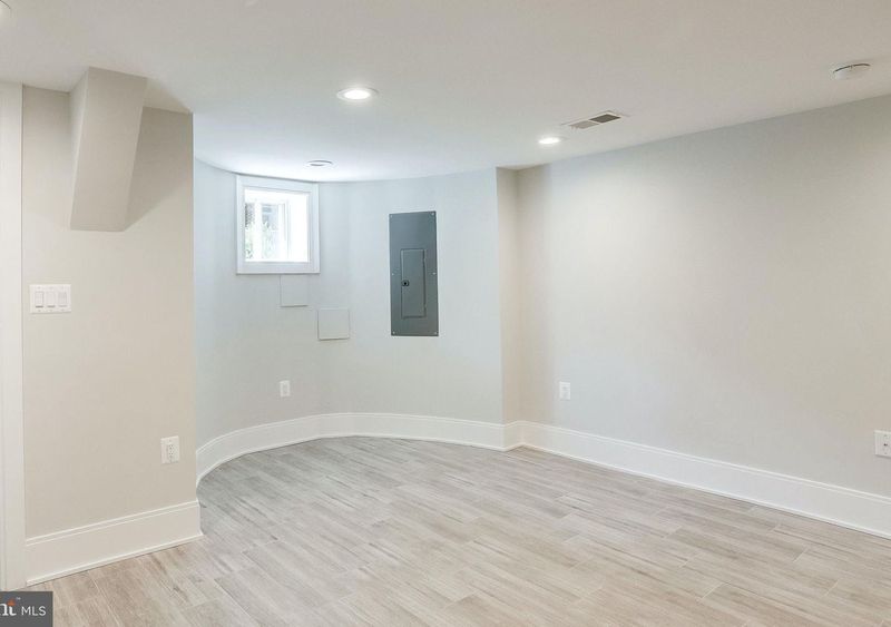 1437 Monroe Street Nw, Washington, DC 20010 ListReports