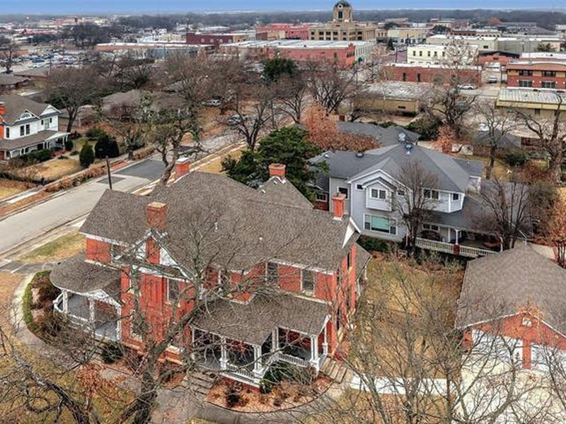 326 S Dixon Street, Gainesville, TX 76240 ListReports