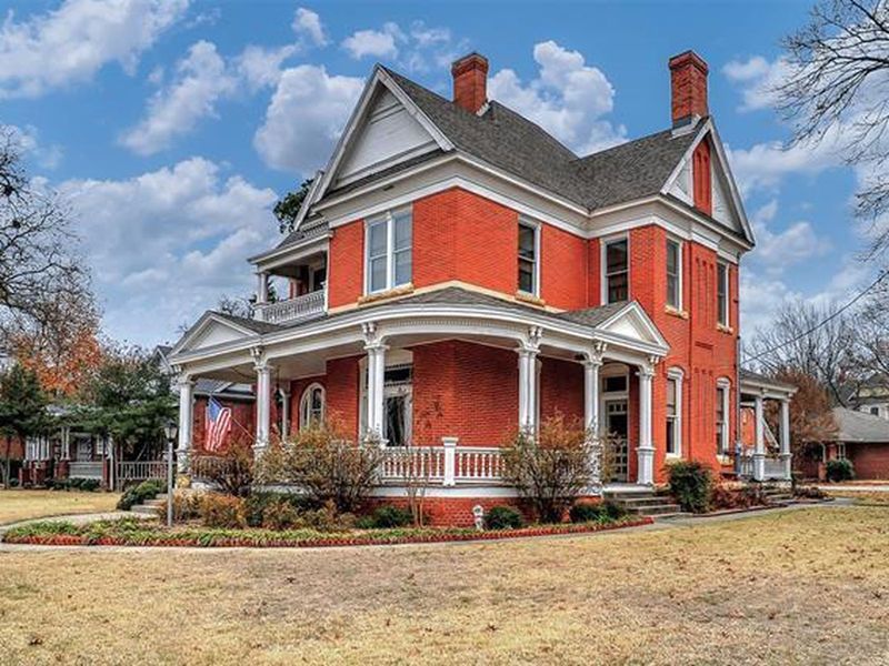 326 S Dixon Street, Gainesville, TX 76240 ListReports