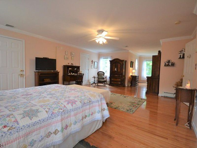 7 Glen Ave, Roseland, NJ 07068 ListReports