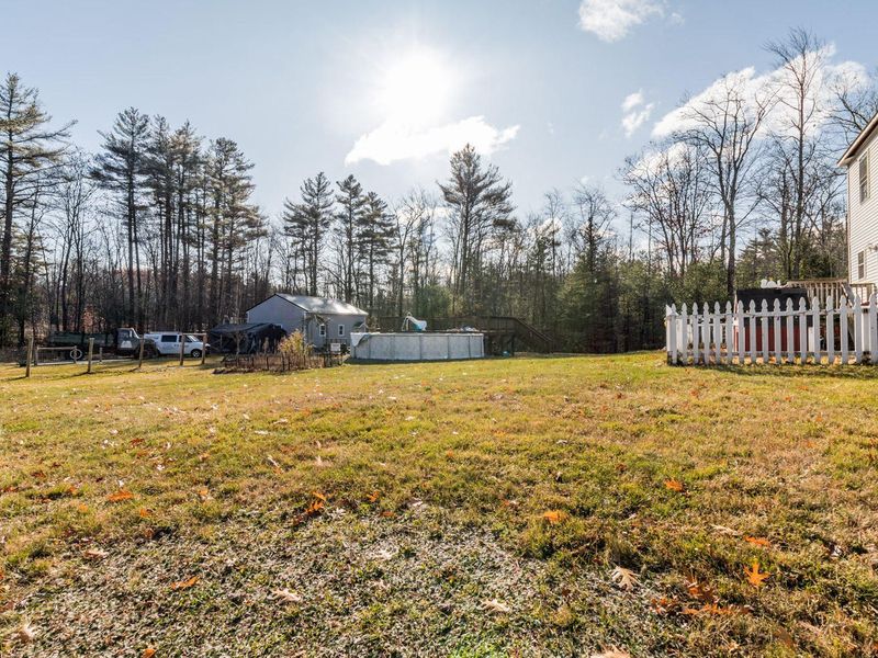 17 Dutton Hill Hill, Gray, ME 04039 ListReports