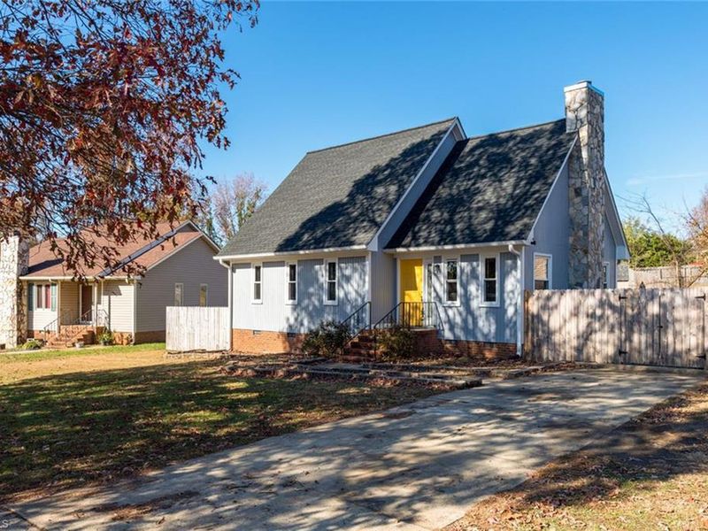 4 Pear Tree Lane, Greensboro, NC 27401 ListReports