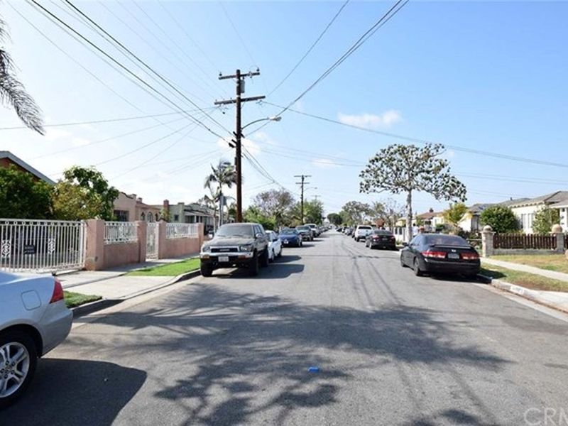 10927 Eastwood Avenue, Lennox, CA 90304 ListReports