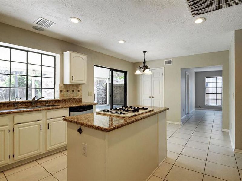 8611 Rocky Valley Drive, Houston, TX 77083 ListReports