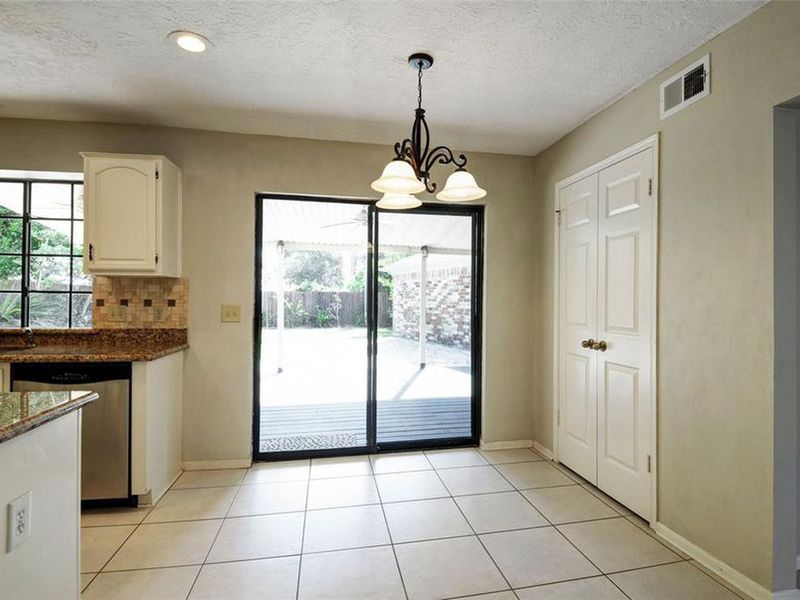 8611 Rocky Valley Drive, Houston, TX 77083 ListReports