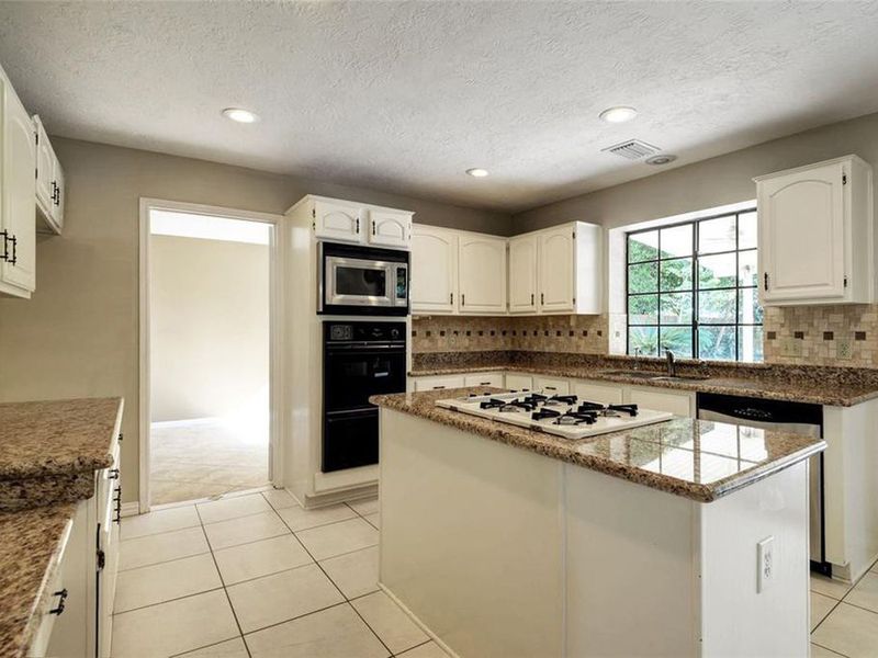 8611 Rocky Valley Drive, Houston, TX 77083 ListReports