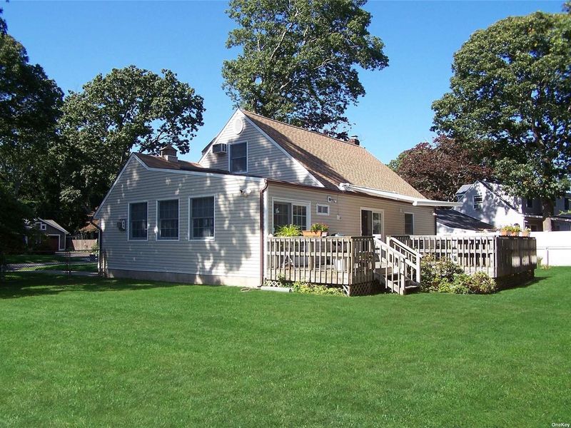 387 Renee Drive, Bayport, NY 11705 ListReports