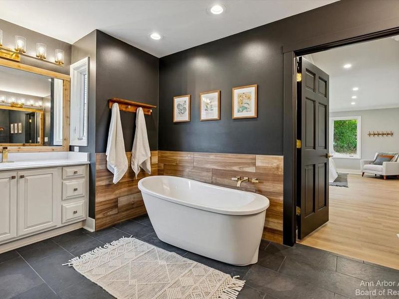 2025 Rugby Court, Ann Arbor, MI 48103 ListReports