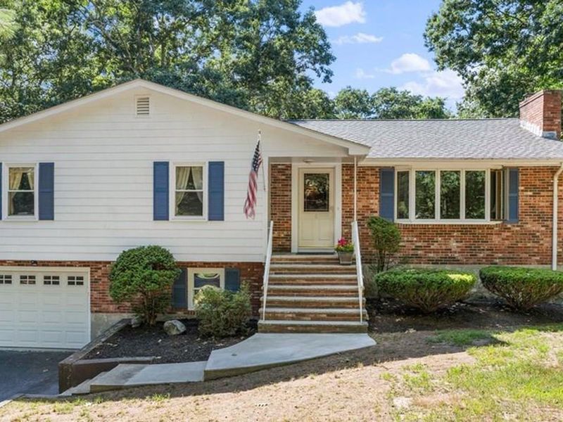 6 Greenway Rd, Middleton, MA 01949 ListReports