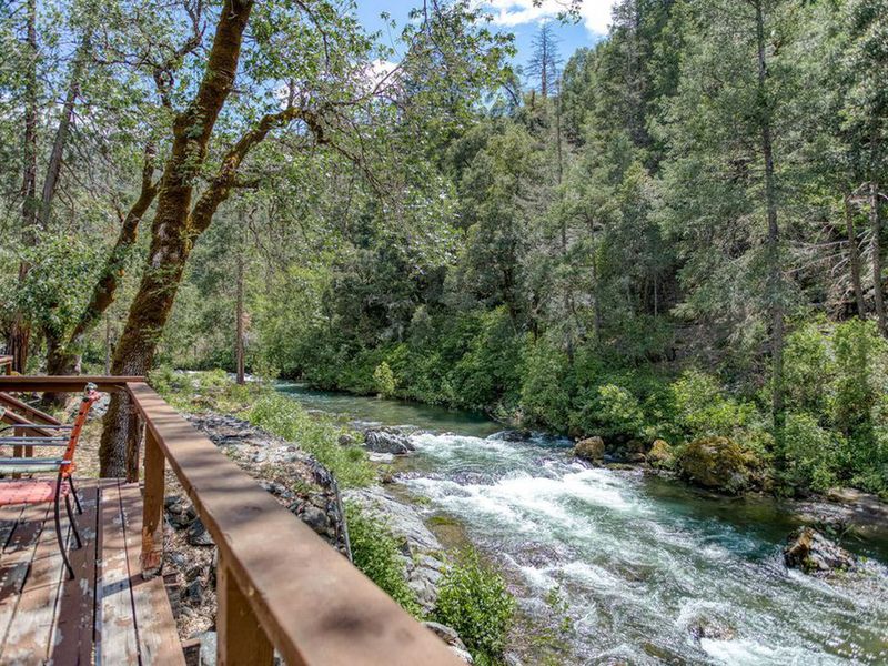 17103 Trinity Mountain Road, French Gulch, CA 96033 ListReports