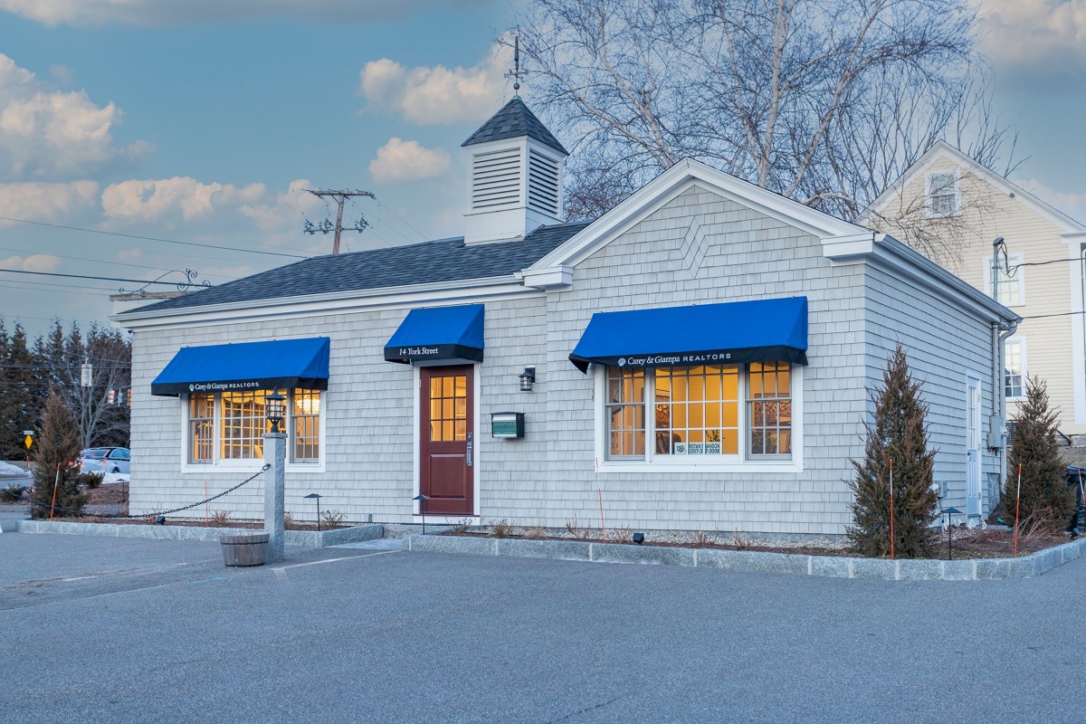 Contact Carey & Giampa Realtors