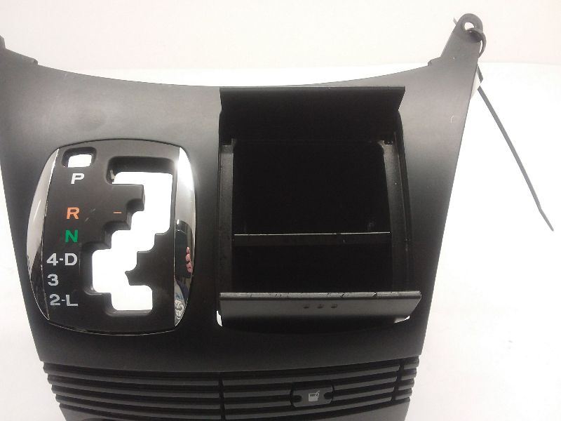 07 2007 TOYOTA SIENNA CENTER DASH CONSOLE SHIFTER TRIM BEZEL CUPHOLDER