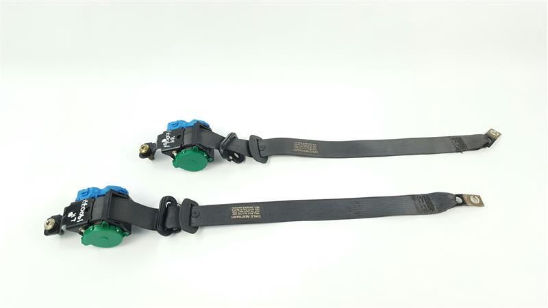 Pair Of Rear Seat Belt Retractors OEM 2001 Chevy Silverado 1500 Pickup