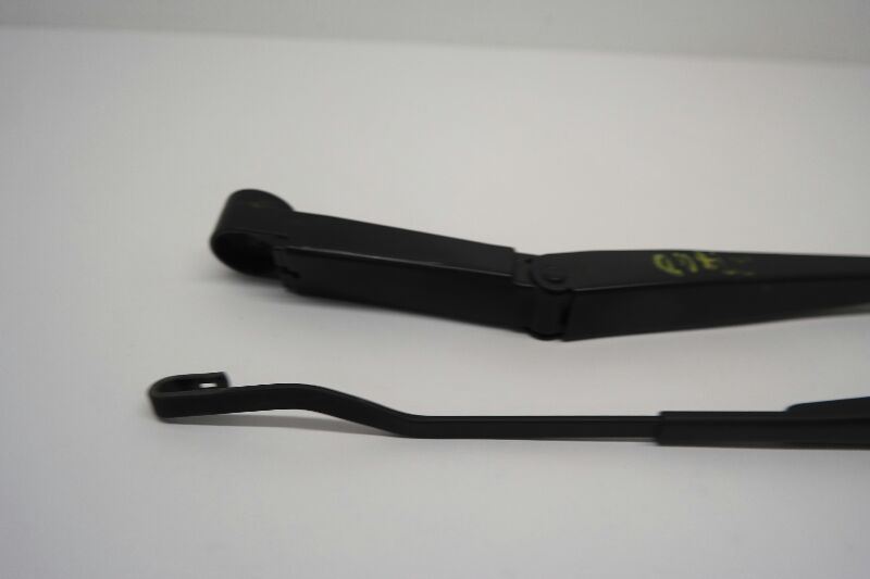 05 06 NISSAN FRONTIER FRONT WINDSHIELD WIPER ARM SET LEFT AND RIGHT OEM