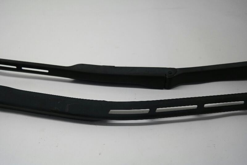 2011 11 CHEVY TRAVERSE WINDSHIELD WIPER ARM SET OF 2 LEFT AND RIGHT OEM
