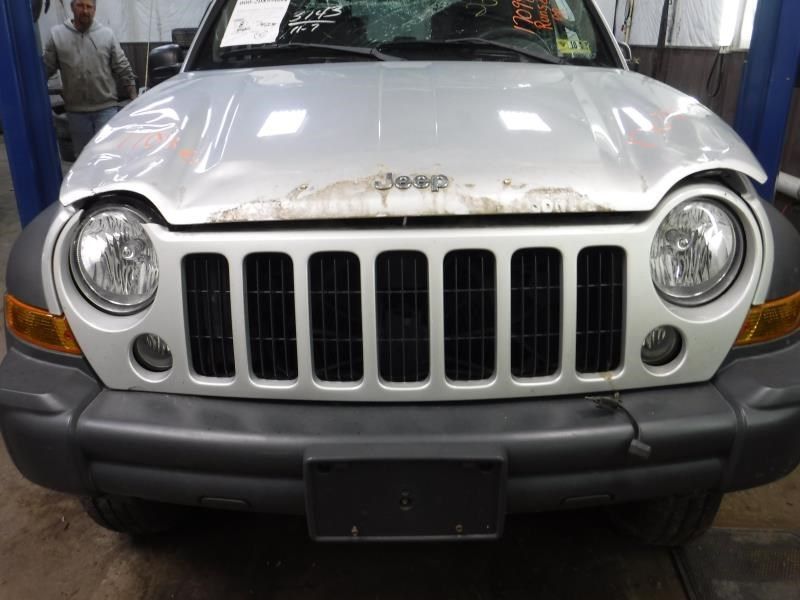 Used 2006 Jeep Liberty Engine Accessories Fan Clutch 2 8l