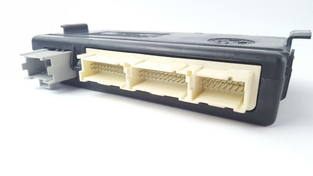 BCM Body Control Module 3.0L P/N 24412526 OEM 2000 Saturn