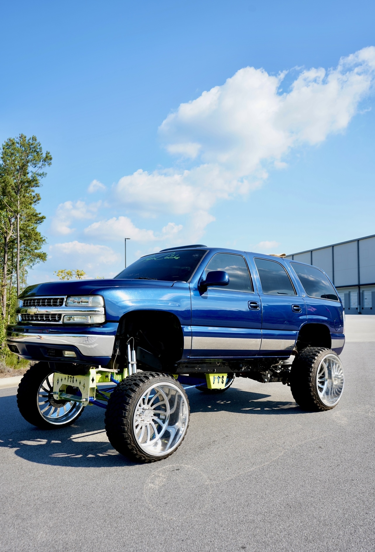 2001 Chevrolet Tahoe Giveaway | Raffle Creator