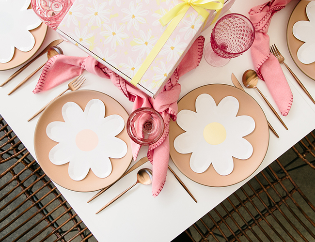 A Spring Daisy Brunch for Mother's Day Inspired By This