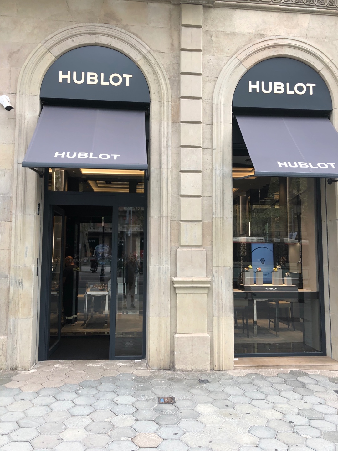 My site seeing experience in Barcelona so far 😉 WINNIPEG WATCH