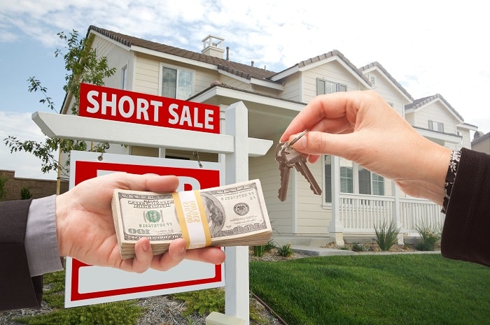 Short Sale vs Foreclosure vs Deed in Lieu [Difference, Pros & Cons