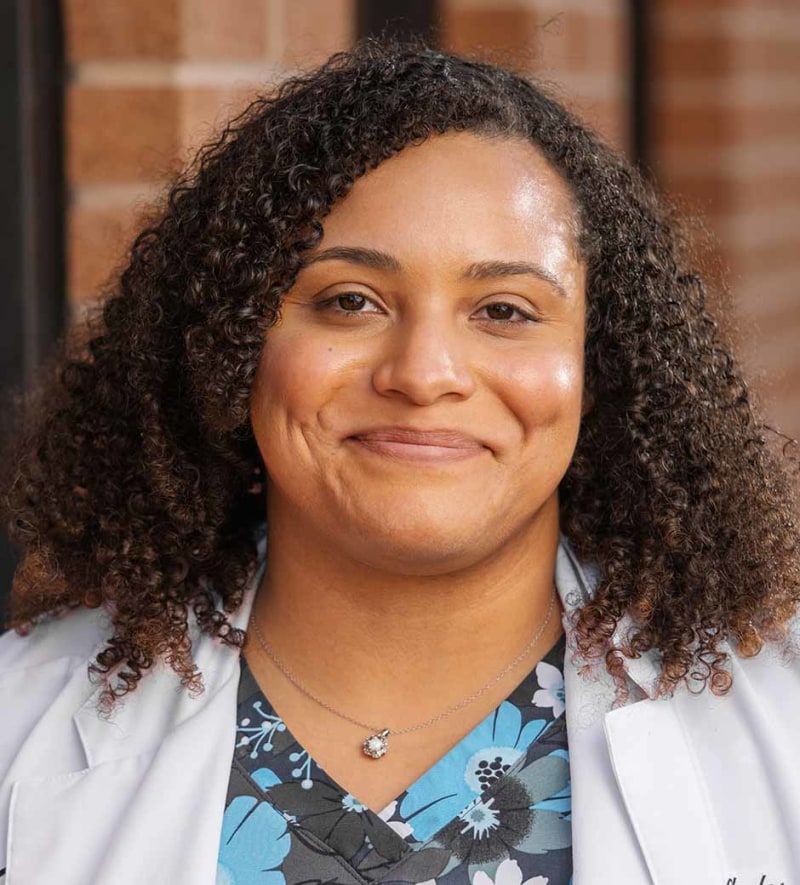 Meet Dr. Brittany Sholes, Vienna Veterinarian