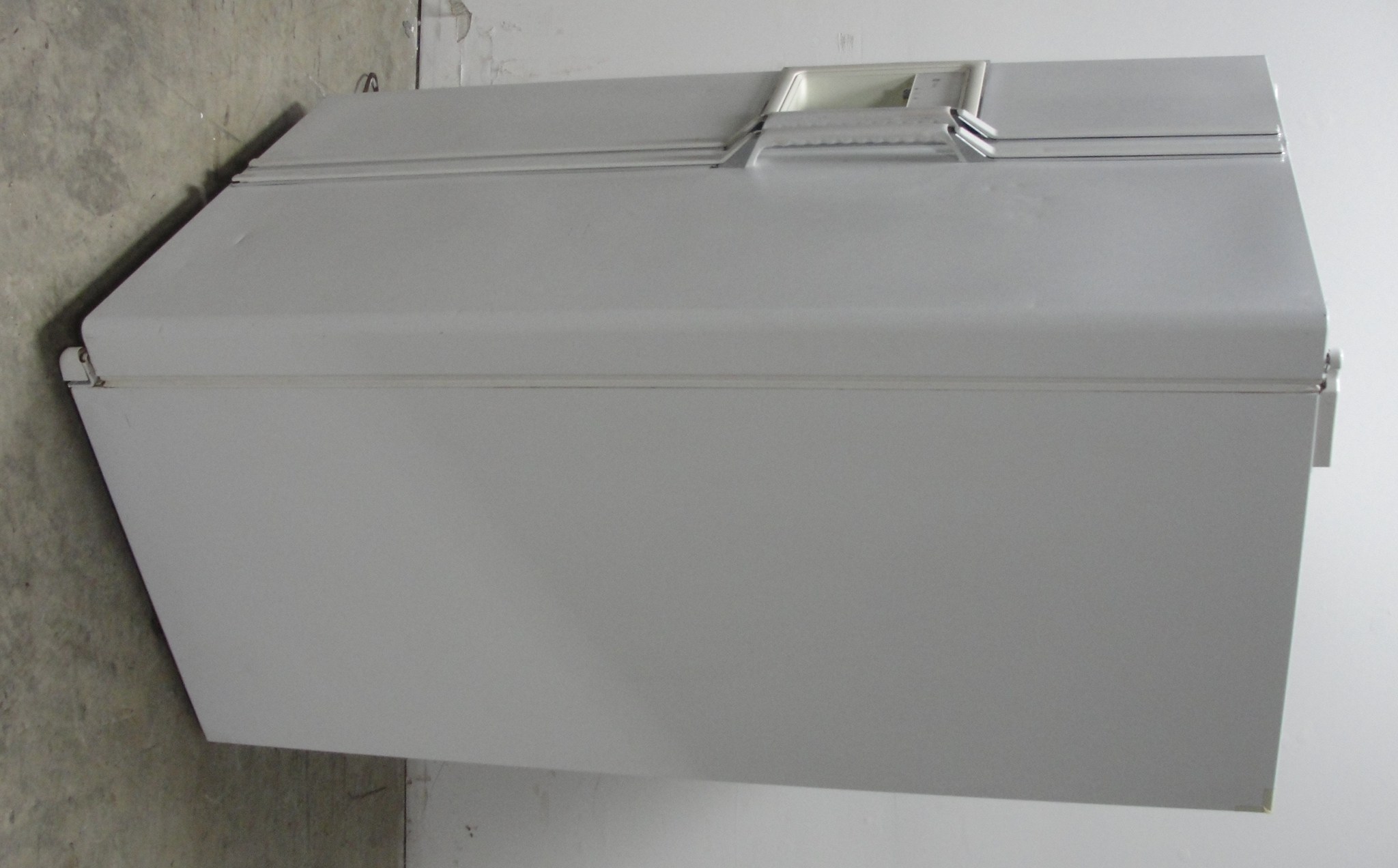 General Electric Profile Sidebyside Refrigerator/Freezer ALT