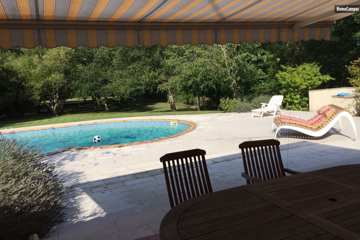 Camping chez l’habitant à SaintMichelDeRieufret, NouvelleAquitaine · HomeCamper