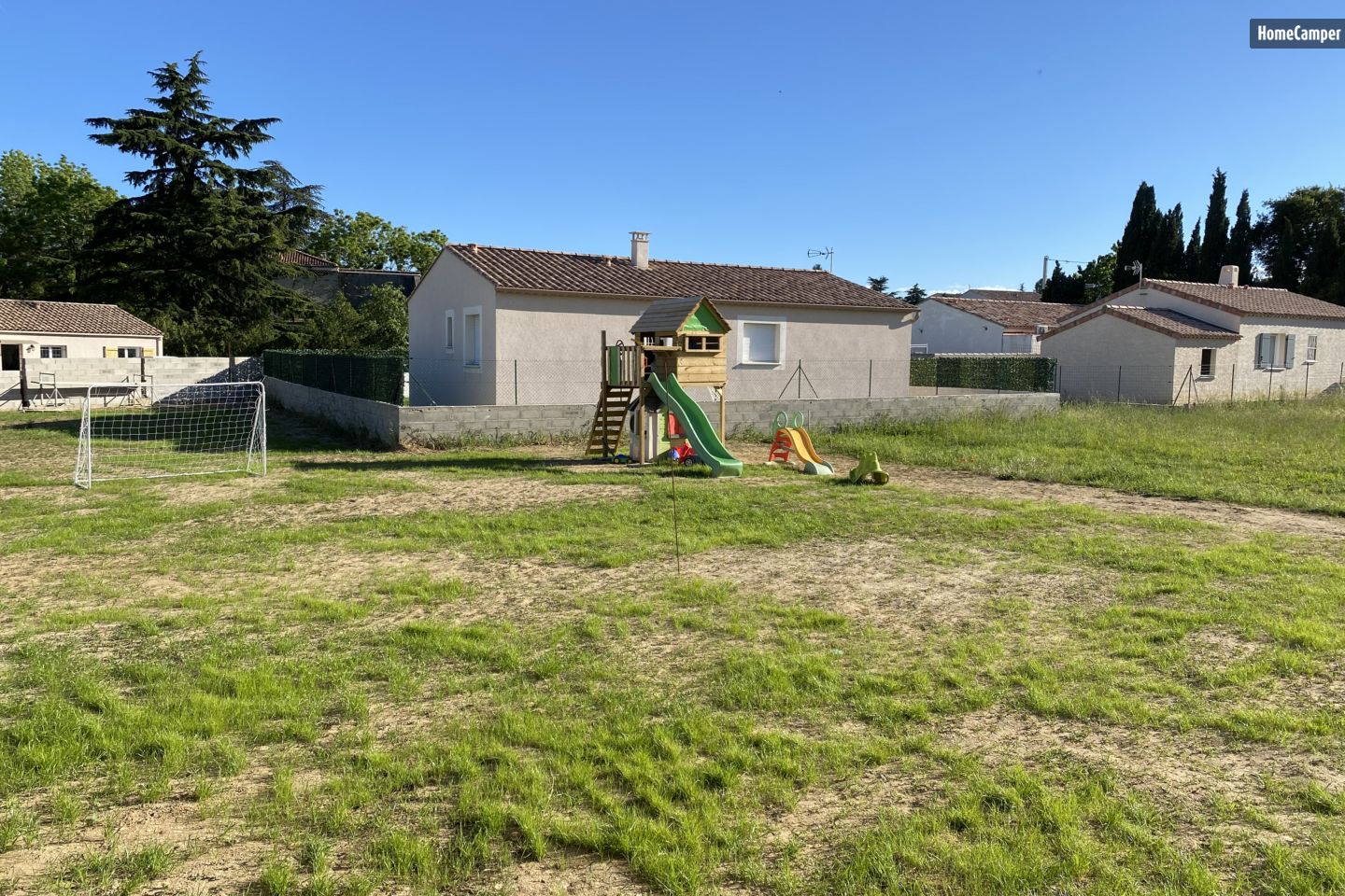 Camping chez l’habitant à PontSaintEsprit, Occitanie · HomeCamper