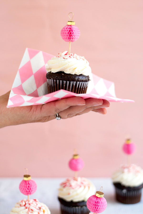 Ornament Cupcake Toppers DIY