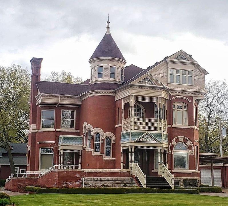 Solve Beautiful house jigsaw puzzle online with 30 pieces