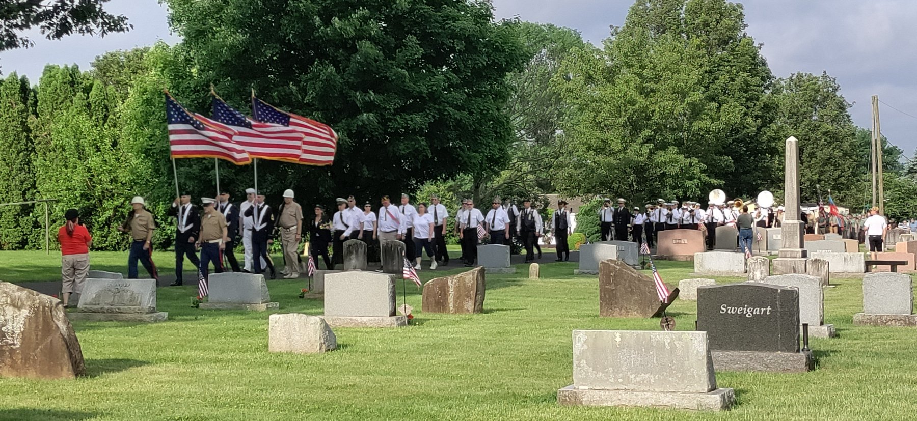 Solve Bowmansville Memorial Day Service jigsaw puzzle online with 36 pieces