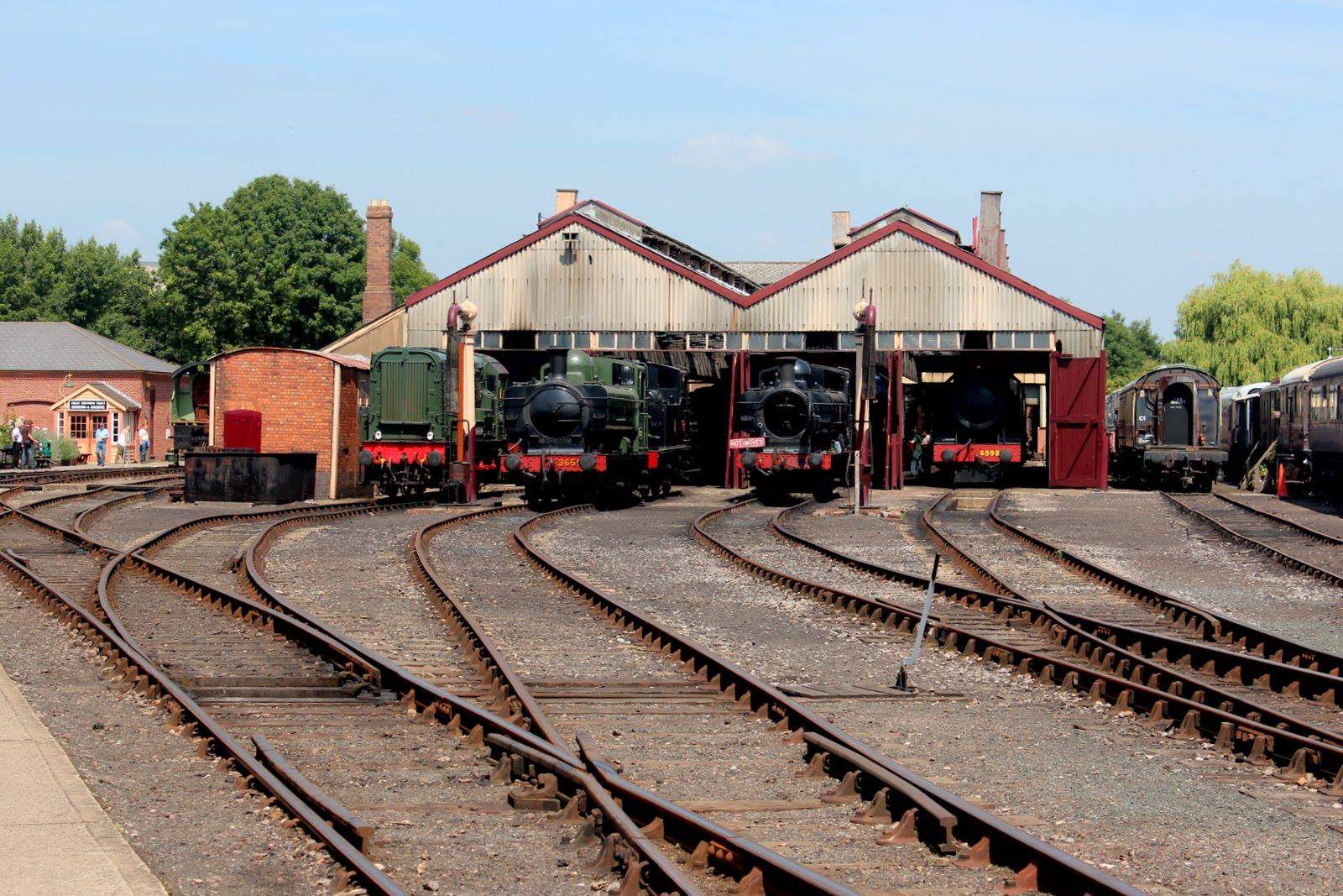 Solve Didcot Railway Centre jigsaw puzzle online with 247 pieces