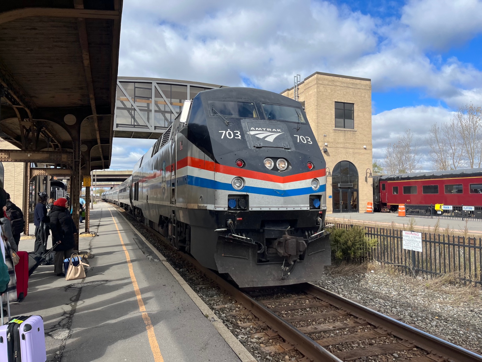 Solve Amtrak in Utica, NY jigsaw puzzle online with 48 pieces