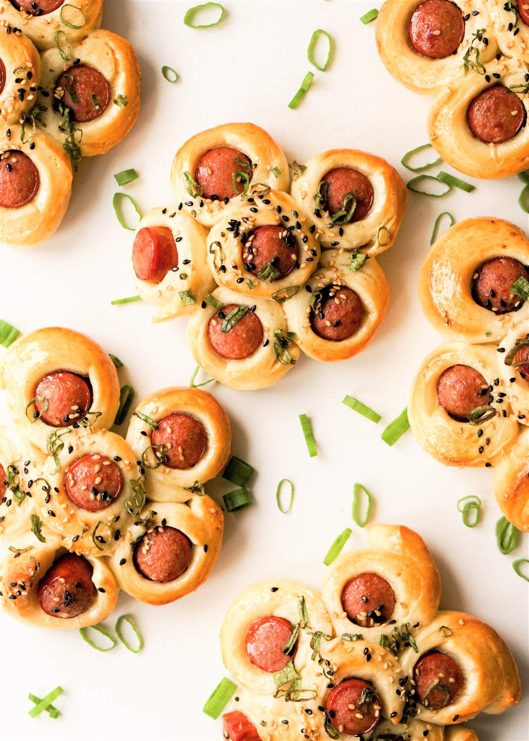 Solve Chinese Bakery Style Hot Dog Flower Buns (1) jigsaw puzzle online