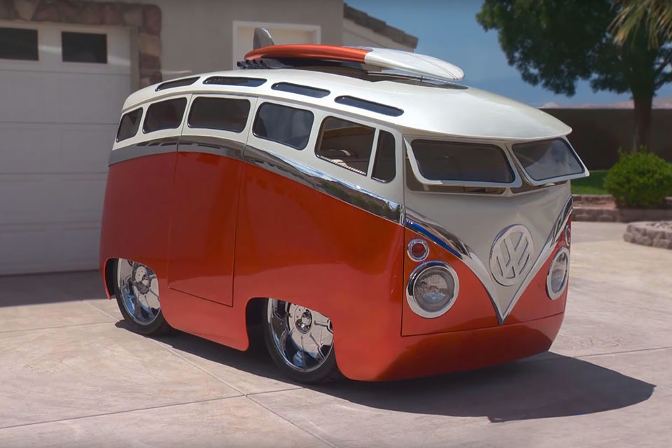 Guy Turned Classic Volkswagen Bus Into A Driveable Cartoon