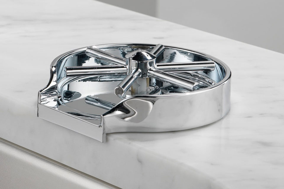 This Basin Mounted Glass Rinser Is Perfect For Lazy Bumps Like Me