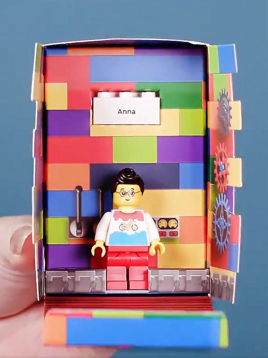 You Can Create A Mini (LEGO) Me At LEGO Stores In Amsterdam, Berlin And Düsseldorf SHOUTS