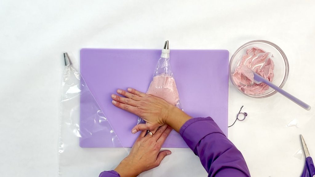 How to Prevent Air Bubbles Creative Cake Design